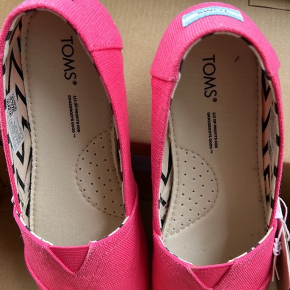 Pink TOMS - Picture 5 of 8
